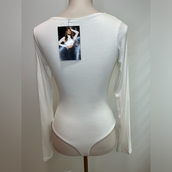 Naked Wardrobe NWT NW V-Neck Long Sleeve Bodysuit in White - Picture 10 of 11
